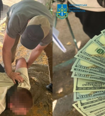 На Житомирщині посадовець міськради вимагав 4 тисячі доларів за фіктивну посаду з бронюванням