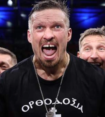 Унікальний рекорд: Олександр Усик втретє став абсолютним чемпіоном світу в боксі
