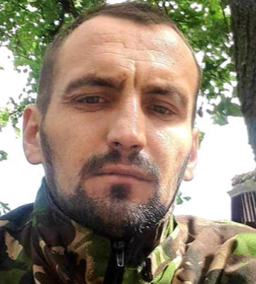 Весільний коровай молодого Героя з Волині Сергія Огребчука ділили на кладовищі