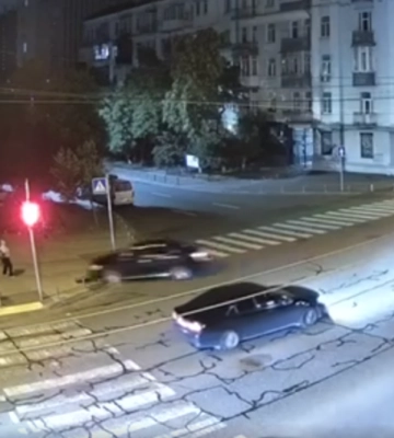 У Києві працівник прокуратури збив людину на пішохідній зоні та втік