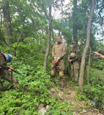 На Сумському напрямку прикордонники взяли у полон російського морпіха (відео)