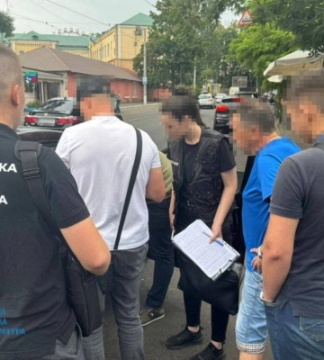 В Одесі чиновник погорів на хабарі за торгівлю біля моря