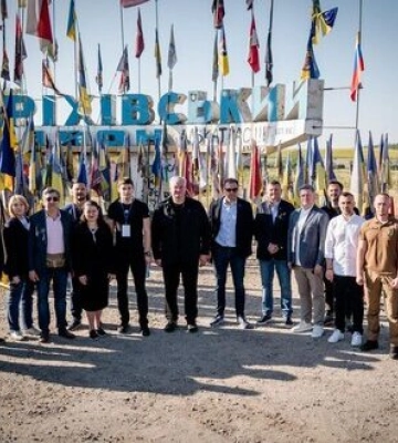 Сибіга із понад 80-ма послами відвідали Запоріжжя у переддень наради послів. ФОТОрепортаж