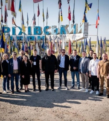 Сибіга з послами відвідав передові позиції ЗСУ