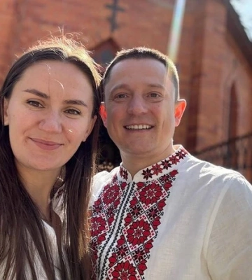 Екснардеп Олесь Довгий перед складанням мандата обсипав дружину коштовними подарунками (список)