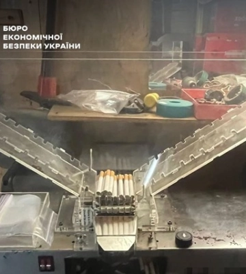 На Закарпатті в гаражі налагодили виробництво сигарет на професійному обладнанні