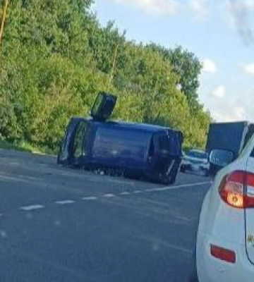 У Луцькому районі одна автівка перекинулась, інша - злетіла у кювет: травмувалися люди