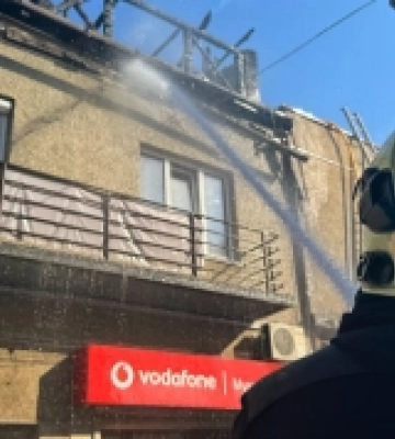 У Мукачеві приборкали масштабну пожежу в центрі міста. ФОТО