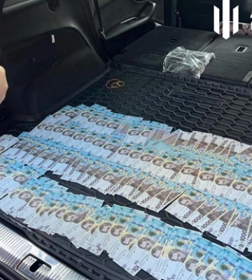 Посадовця податкової на Хмельниччині зловили на хабарі