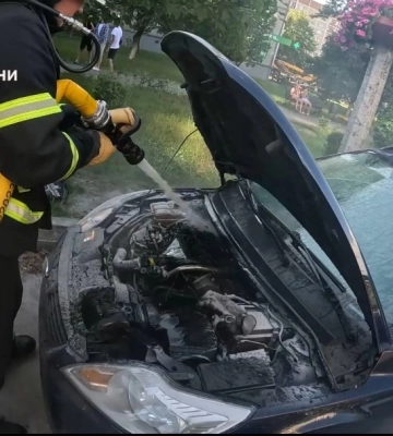 У Вараші горіло легкове авто (ВІДЕО)