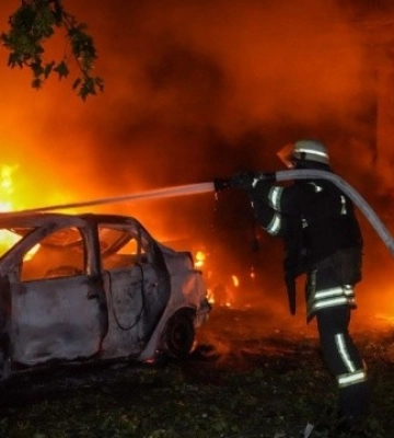 В Одесі внаслідок нічної атаки пошкоджені пожежна частина і гуртожиток