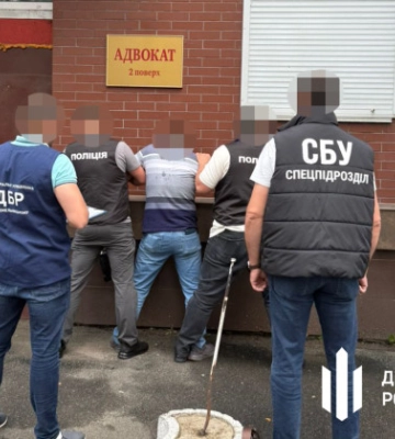 У Хмельницькій області головного інспектора податкової викрили на хабарі у 200 тисяч гривень