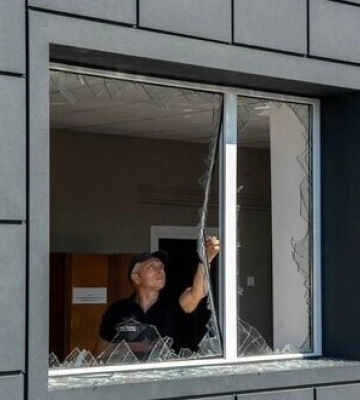 Рашисти атакували пожежно-рятувальну частину в Одесі. ФОТОрепортаж