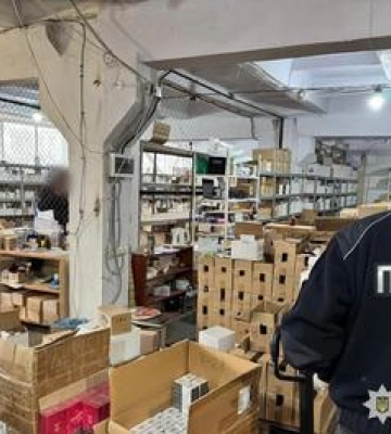 На Полтавщині виготовляли фальшиву косметику під виглядом світових брендів