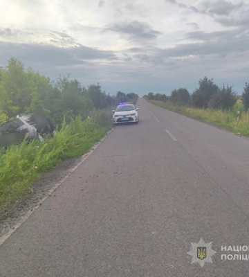 Їхала на роликах про проїзній частині дороги: 14-волинянка, яку збило авто, померла у лікарні