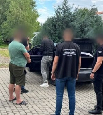 На Закарпатті викрито дві схеми незаконного переправлення чоловіків за кордон: переправників затримано