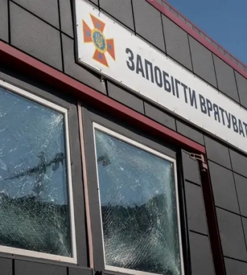 В Одесі внаслідок нічної атаки пошкоджені пожежна частина і гуртожиток
