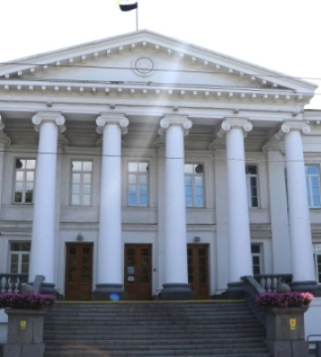 У Кременчуці, біля будівлі РВА та райради, на знак підтримки полонених та зниклих безвісти підняли Прапор Надії