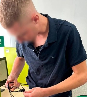 Диктували правильні відповіді через навушник: як на Рівненщині здавали іспити на водійські права