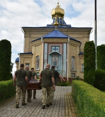 Навіки 50: у Луцькій громаді попрощались з Героєм Петром Назарчуком