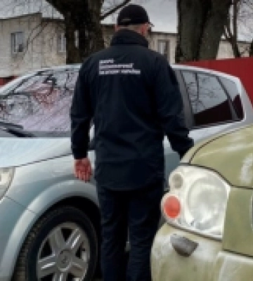 На Рівненщині викрили схему незаконного ввезення авто під виглядом гуманітарної допомоги