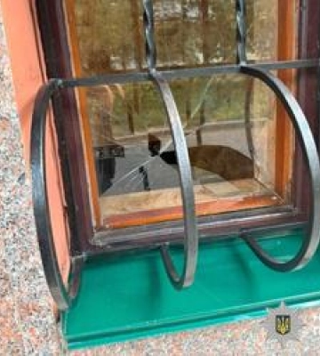 У Полтаві чоловік кинув у приміщення кафе вибуховий пристрій