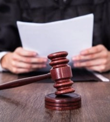 Суд обрав запобіжний захід працівнику НАБУ, якого підозрюють в передачі російським спецслужбам конфіденційної інформації
