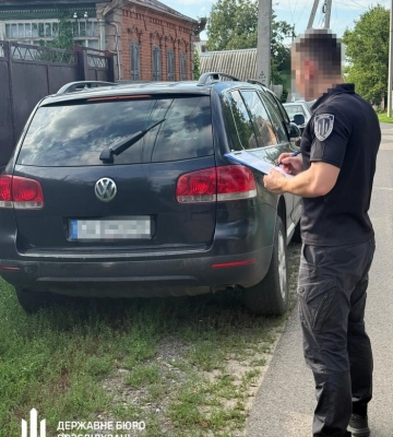 У Харкові затримали прикордонника, який торгував гуманітарними автомобілями, ввезеними для потреб ЗСУ