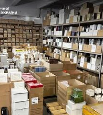 У Полтаві викрили цех із виробництва фальшивої парфумерії світових брендів