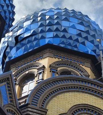 Мешканці багатоповерхівки у Сумах розповіли про наслідки атаки КАБами