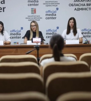 Сімейне тепло замість інтернатів: Закарпаття робить ставку на виховання в родинах