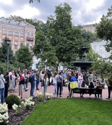 «Приголомшені та роздратовані». Депутати Європарламенту в Києві відреагували на ліквідацію незалежності НАБУ і САП