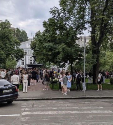 У Києві та Львові проходять акції проти законопроєкту, який обмежує повноваження НАБУ та САП