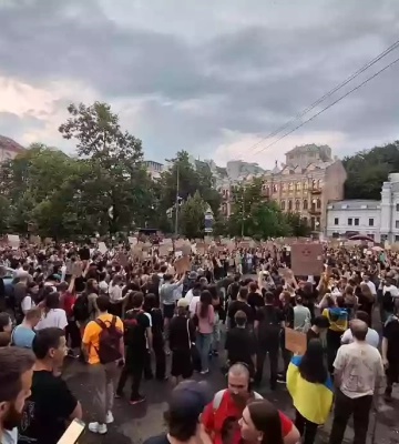 Як нардепи з Дніпропетровщини голосували за законопроєкт, який фактично ліквідує незалежність НАБУ та САП
