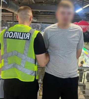 У Києві повідомили про підозру чоловіку, який влаштував різанину в ТРЦ