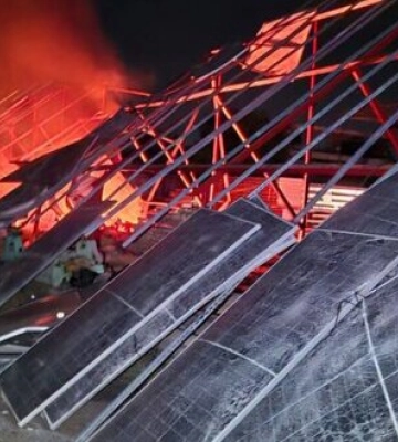 Промислове підприємство та будинки пошкоджені через атаку РФ у Кривому Розі, на Синельниківщині під ударом фермерське господарство. ФОТОрепортаж