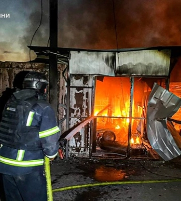 На Харківщині загорівся ринок через атаку дронів