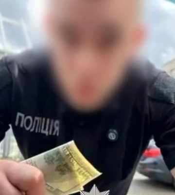 Снимали провокационные видео в полицейской форме: в Киеве оштрафовали блогеров