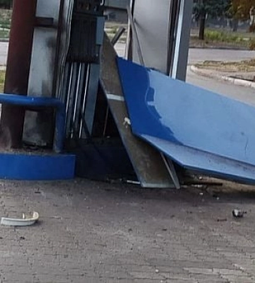 В Днепропетровской области из-за вражеских атак повреждена АЗС