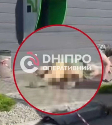 В Днепре посреди улицы обнаружили окровавленный труп: фото с места происшествия