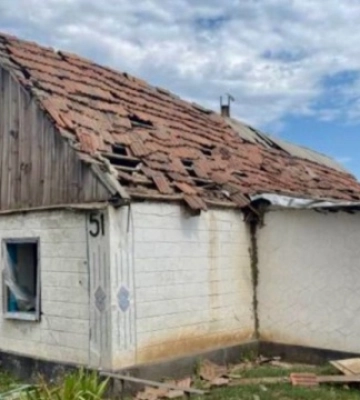 Російські війська вдарили по Пологівському району: поцілили дроном у будинок