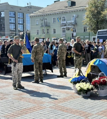 Віддали життя за Україну: У Рівному попрощалися з двома Героями