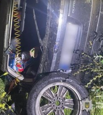 ДТП на Полтавщині: легковик злетів з дороги і перекинувся, серед постраждалих діти