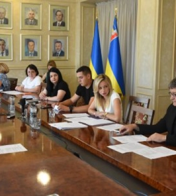 Засідання комісії обласної ради: нові ініціативи у сфері культури, молоді та спорту на Закарпатті