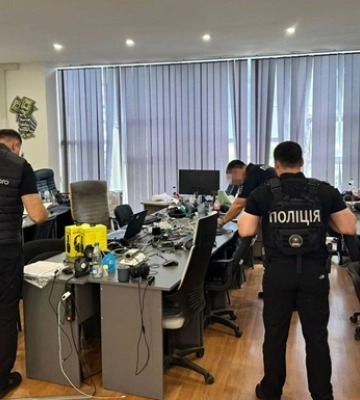 В Україні викрили мережу колцентрів, що обкрадали громадян Чехії
