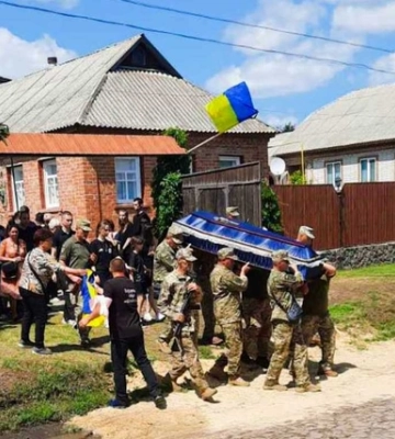 Із загиблим на Донеччині військовим попрощалися в Олександрівській громаді 