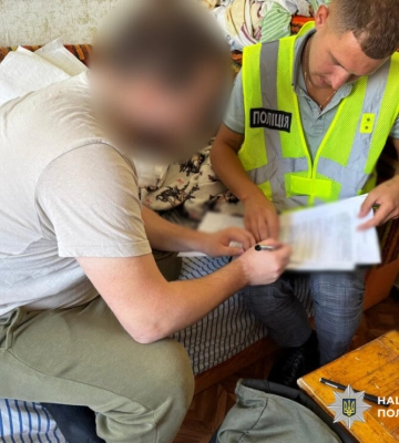 Думав, що викриває зрадницю, а насправді підпалив житло військового: затримано завербованого спецслужбами рф жителя Одещини