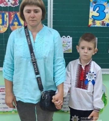 Поліція Одеської області розшукує жінку з семирічним сином