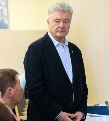 Порошенко утверждает, что получил от Госфинмониторинга вместо оснований для введения санкций публикацию, которую размещал у себя Портнов Порошенко утверждает, что получил от Госфинмониторинга вместо оснований для введения санкций публикацию, которую размещал у себя Портнов