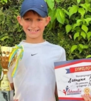 Юний тенісист з Нововолинська виграв турнір у Луцьку